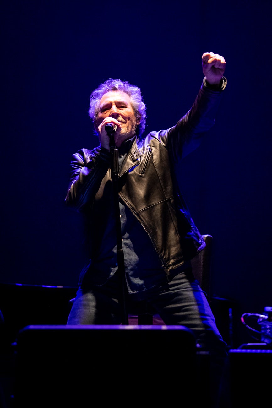 Momento del acto en el teatro Isabel la Católica.