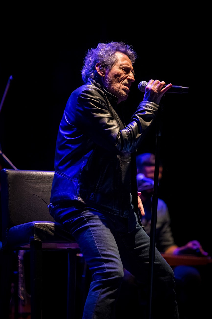 Momento del acto en el teatro Isabel la Católica.