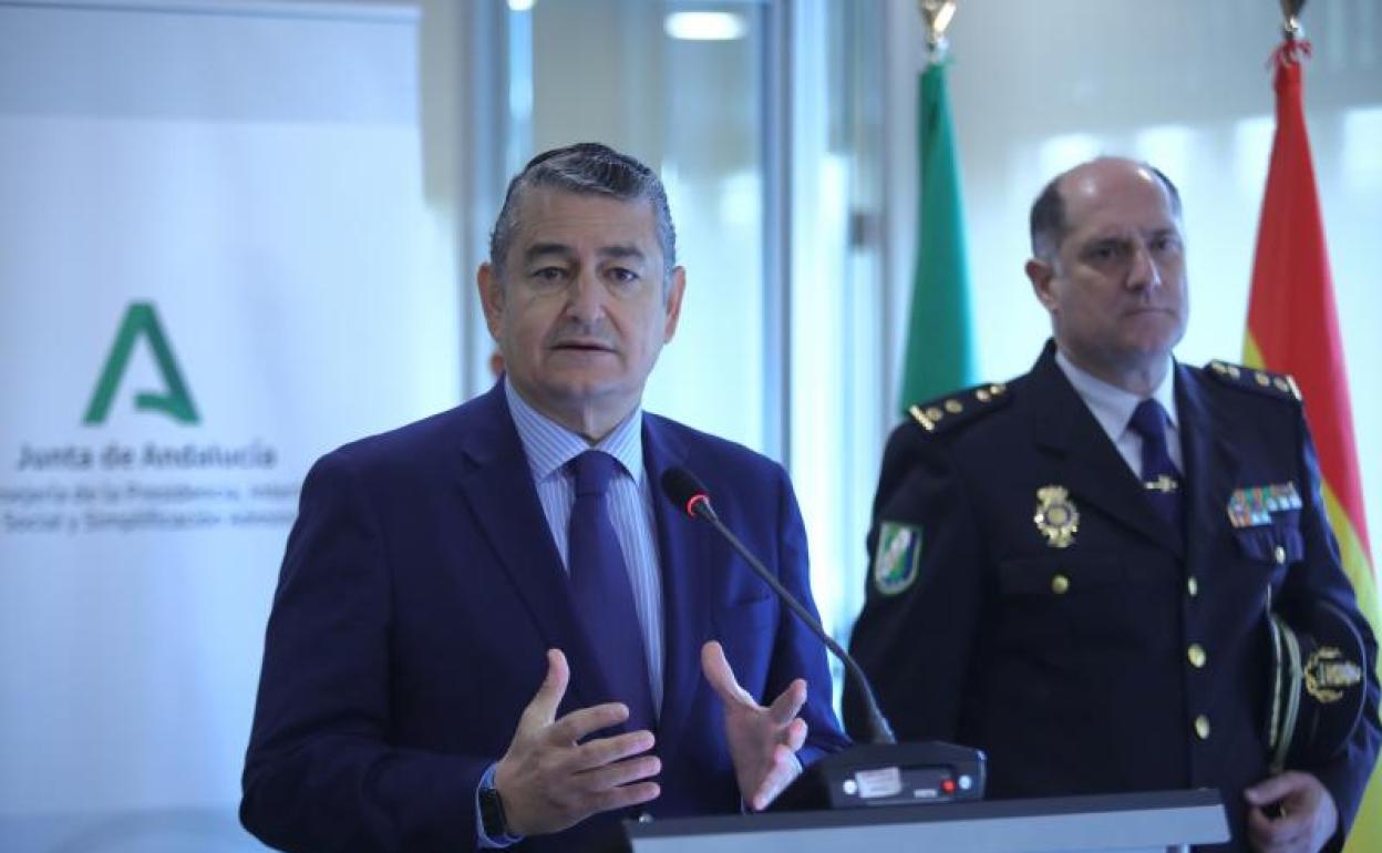 El consejero de la Presidencia, Interior, Diálogo Social y Simplificación Administrativa, Antonio Sanz . 