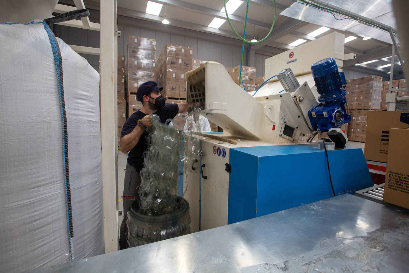 La fábrica de Envases Ureña que trabaja con plástico reciclado. 
