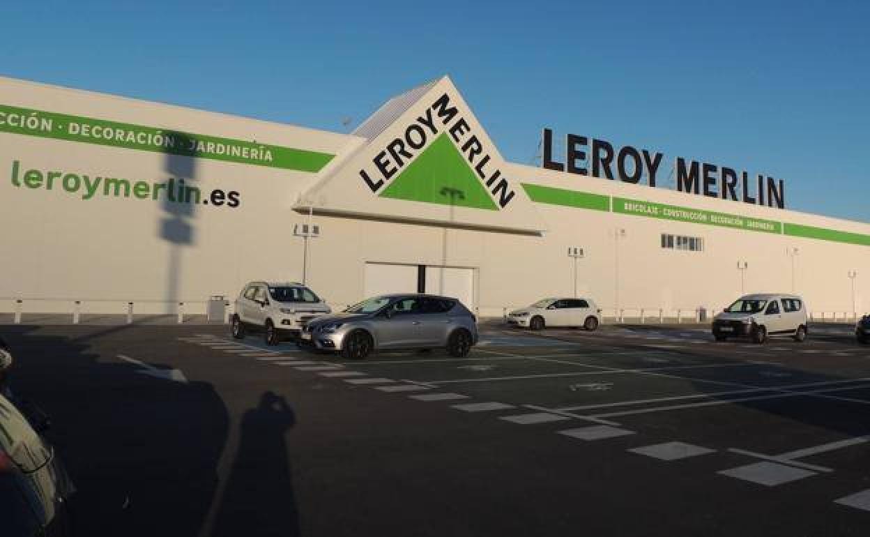 Establecimiento de Leroy Merlin en el Centro Comercial Jaén Plaza. 