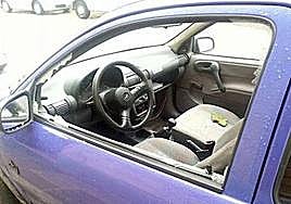 Ventanilla rota de un vehículo en una imagen de archivo.