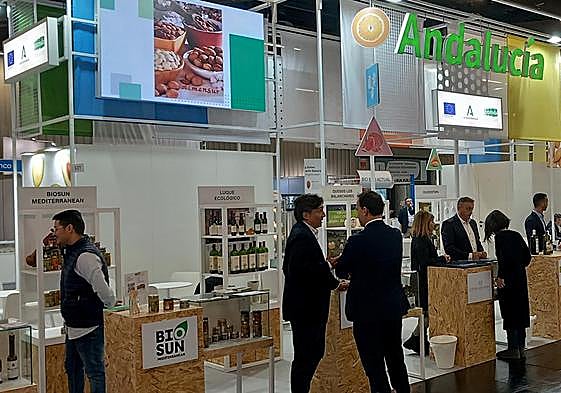 Mostradores de empresas andaluzas en la feria de Núremberg, en Alemania.