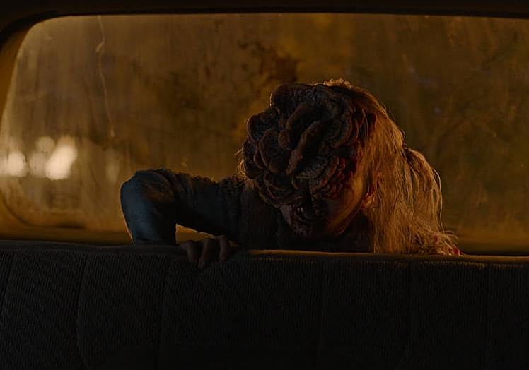 Niña infectada por el hongo en la serie 'The last of us'.