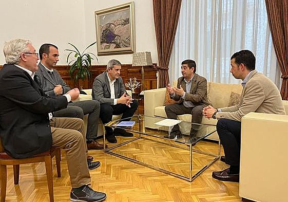Francisco Reyes, José María Mancheño y Juan Antonio Herrera, entre otros participantes.