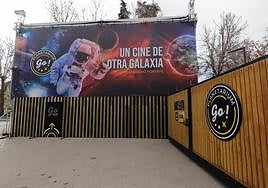 Planetario instalado en la plaza del Humilladero