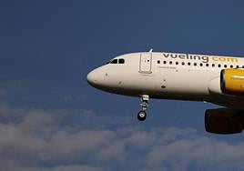 Vueling ha aumentado las tarifas para reservar vuelos a través de las agencias de viajes.