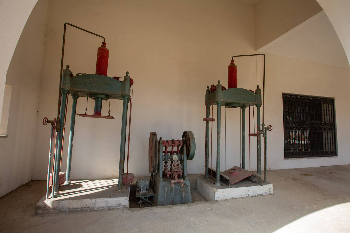 Dentro de Cetarsa, el edificio dormido de Granada