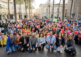 Acto de bienvenida en la plaza de la Catedral de Almería.