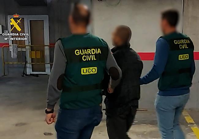 Uno de los detenidos.