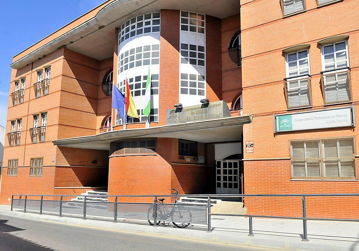 Conservatorio Profesional de Música 'Andrés Segovia' de Linares.