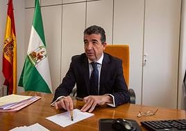 Alberto del Águila, en su despacho del complejo judicial de la Caleta.