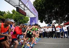 La alcaldesa dio el pistoletazo de salida a la gran prueba.