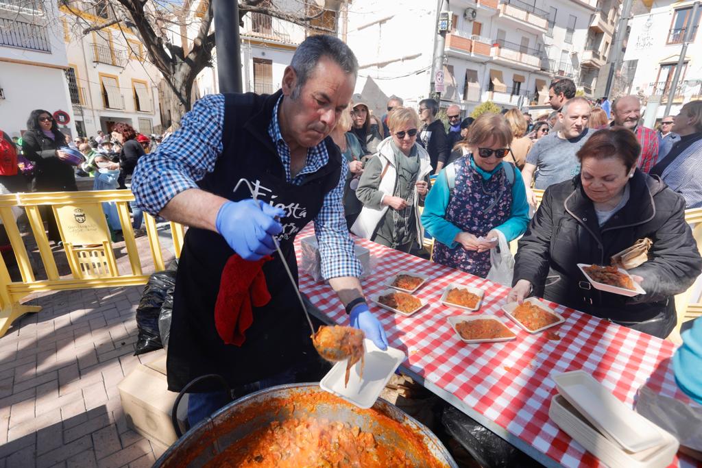 Más de 3.000 personas se dan cita en la Fiesta de la Asadura de Güejar