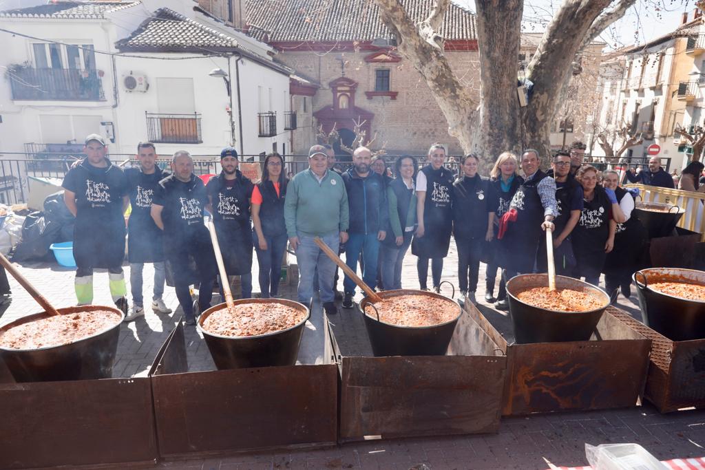 Más de 3.000 personas se dan cita en la Fiesta de la Asadura de Güejar