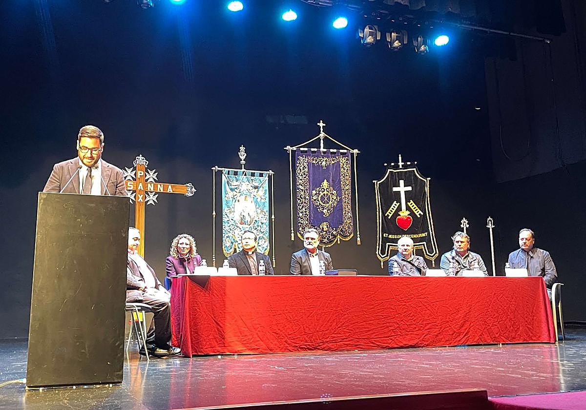 Tabernas inicia la Semana Santa con el tradicional pregón, el cartel y el vídeo