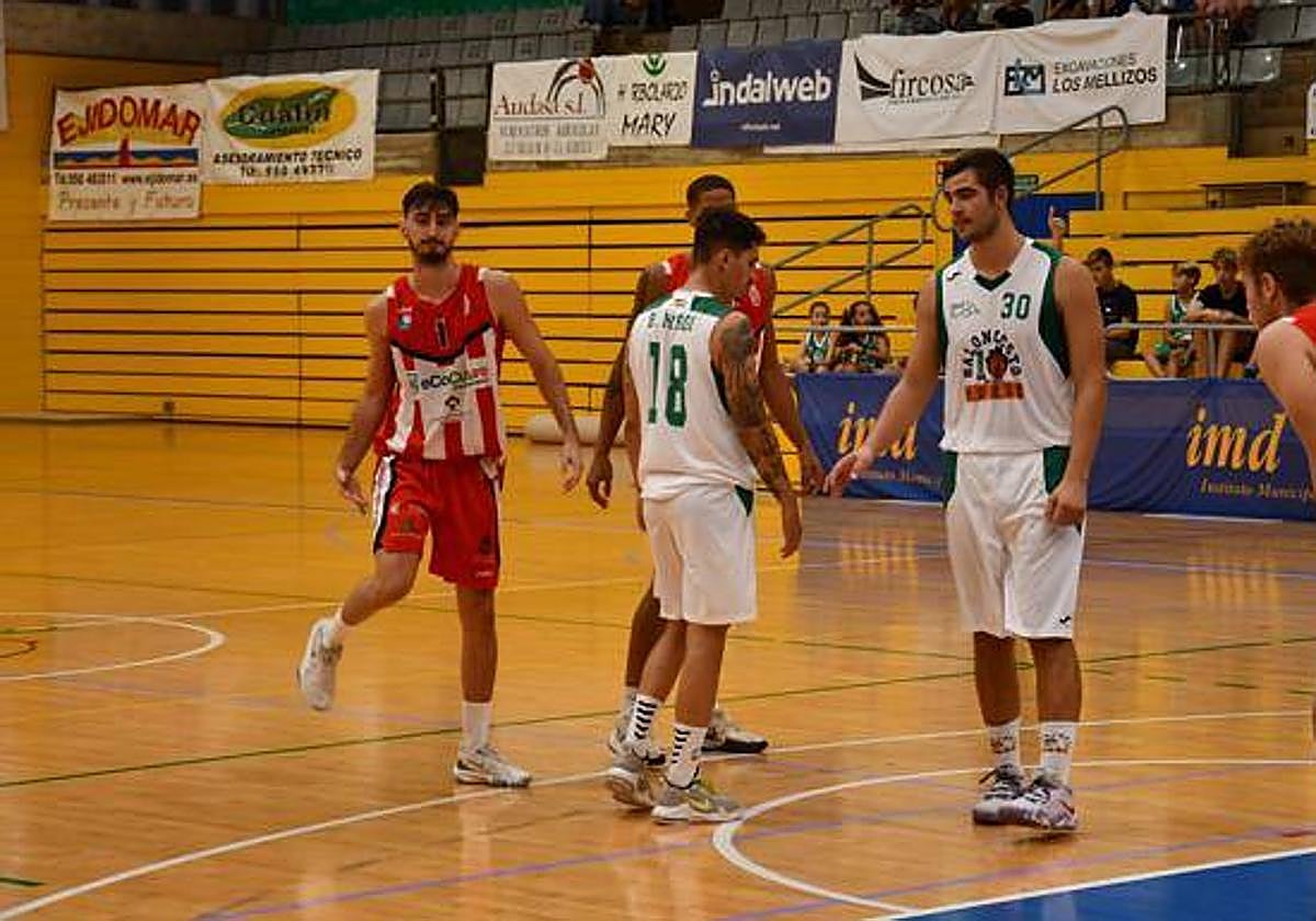 Ecoculture gana y arrebata el liderato al Colegio El Pinar.