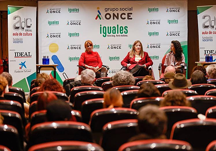 En la cita hubo momentos para la sonrisa y la reflexión.