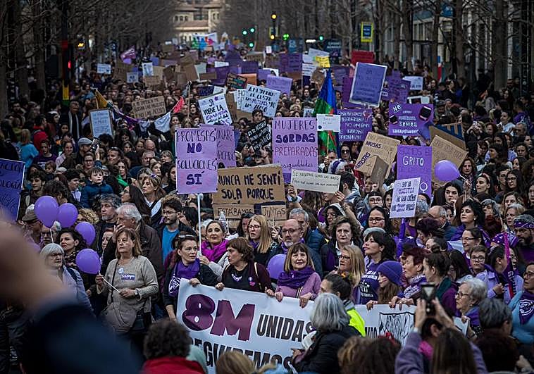 Momento de la manifestación del 8M en Granada.