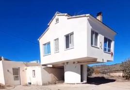 La casa de los sueños de un hombre de Almería que se ha vuelto viral por su originalidad