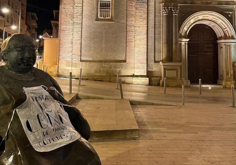 Las estatuas de Almería, aliadas del feminismo