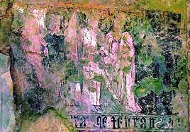 Pinturas con ángeles e inscripción gótica, en un foto con técnica especial para resaltar los dibujos.