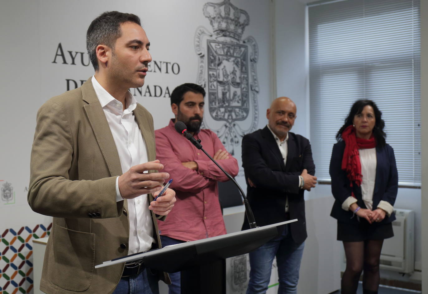 Anuncio de recurso por parte del Ayuntamiento y el comercio de la ciudad.