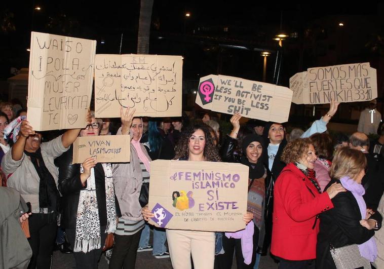 El feminismo moviliza a casi 5.000 almas en Almería pese a su división