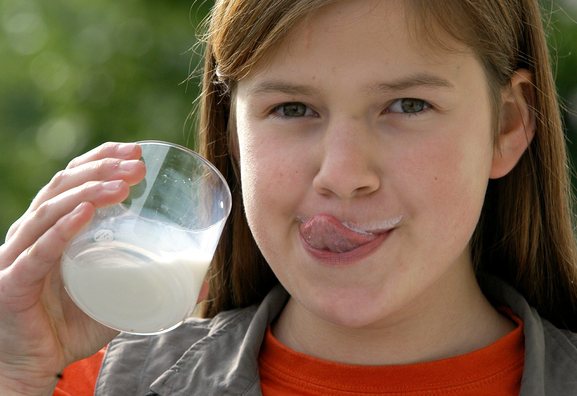 Nueva alerta de Sanidad para alérgicos por esta leche con almendras.