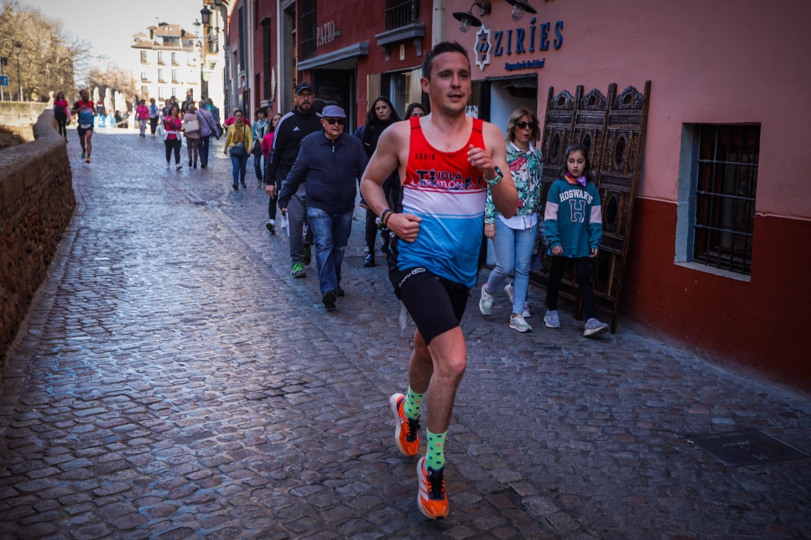 Encuéntrate en la Carrera del Ave María de Granada