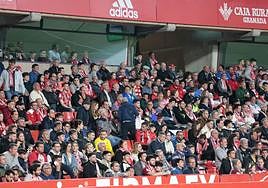 Búscate en la grada de Los Cármenes