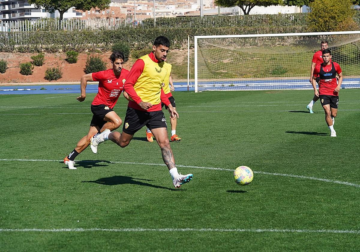 «El partido del Almería ante el Cádiz no es una final y sí uno muy importante»
