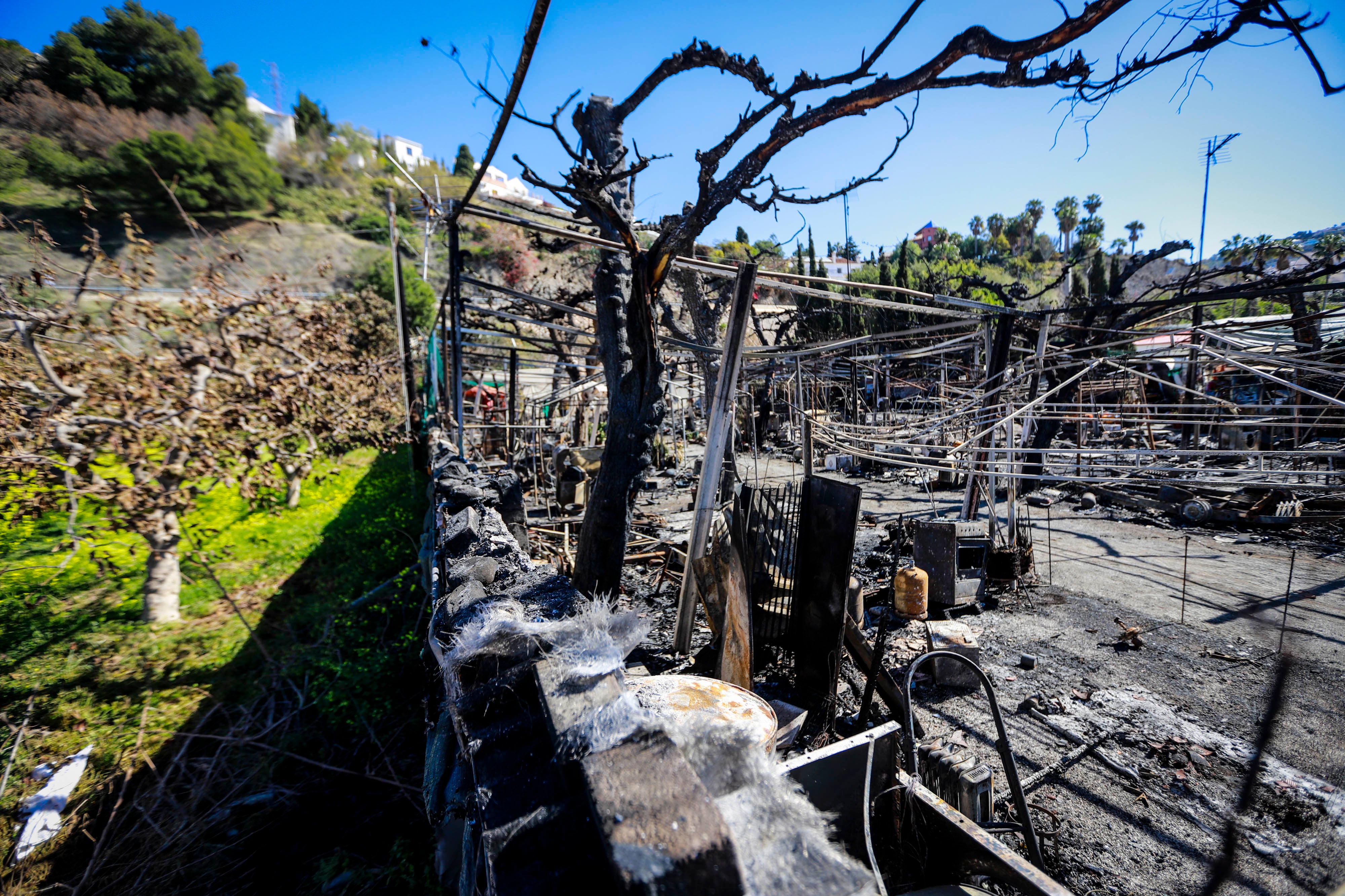 Así ha quedado el camping de La Herradura tras el incendio
