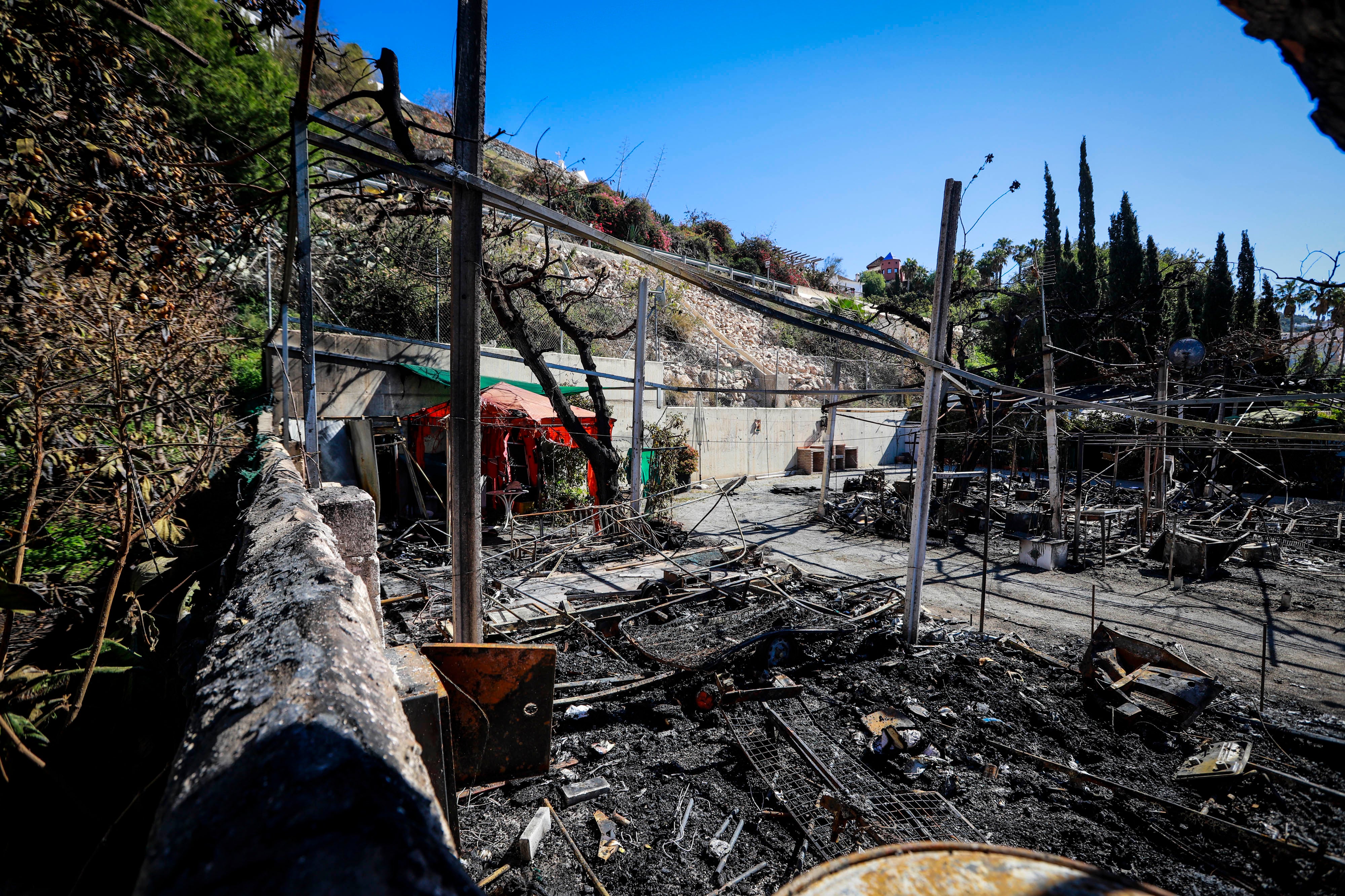 Así ha quedado el camping de La Herradura tras el incendio