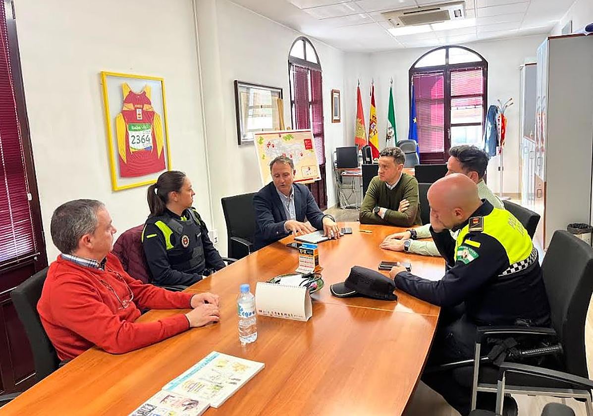 Reunión mantenida en el Ayuntamiento de Huelma.