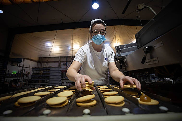 Elaboración de las maritoñis al estilo artesano