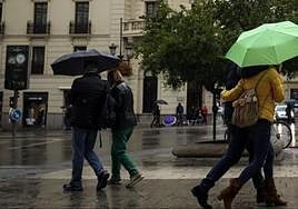 Andalucía se despide del invierno con descenso de temperaturas y chubascos.