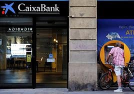 Caixabank anuncia cambios en sus libretas de ahorro.
