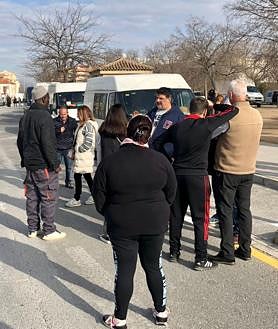 Imagen secundaria 2 - Ambiente en el mercadillo del Zaidín.