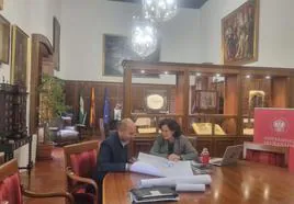 Reunión del alcalde de Otura, Nazario Montes, con la rectora de la UGR, Pilar Aranda