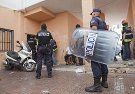 Redada de Policía Nacional en Motril.