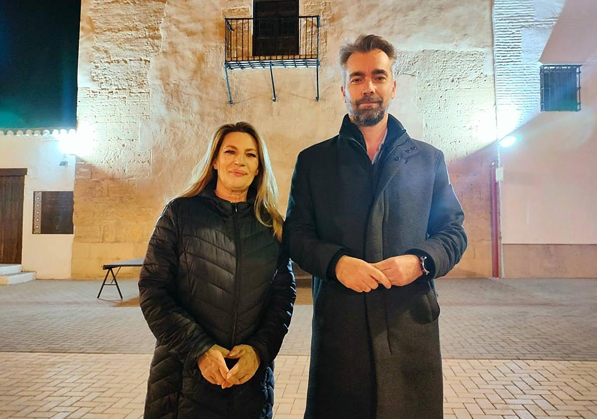 Concha Insúa con José Antonio Rosales, en la imagen con la que anunciaron que sería el candidato de Ciudadanos en Las Gabias.