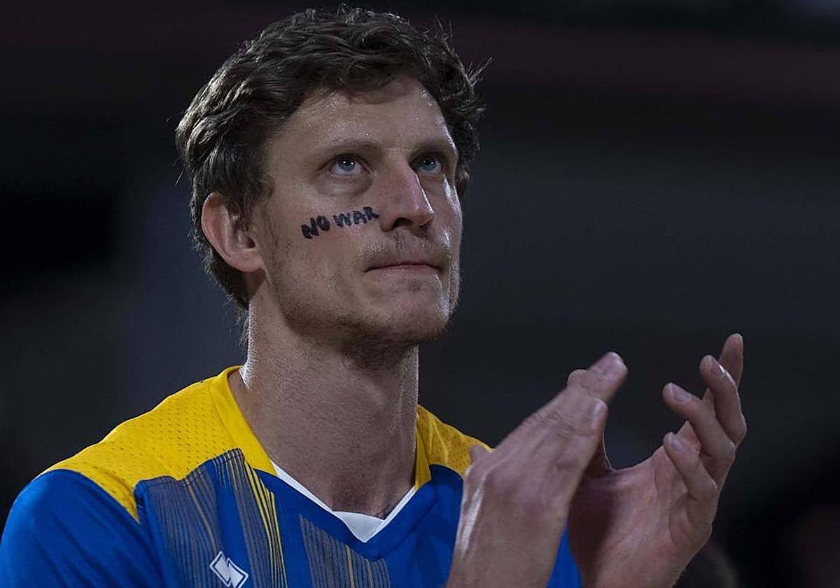 Artem Pustovyi sufrió un golpe en Bilbao y es duda para el partido del sábado en Granada.