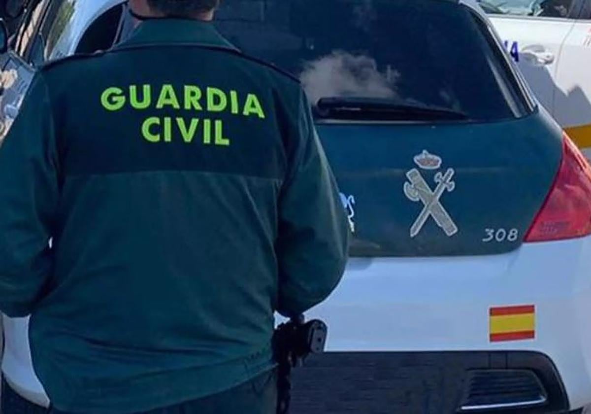 Operación contra el narcotráfico: droga en la pared y móviles incautados