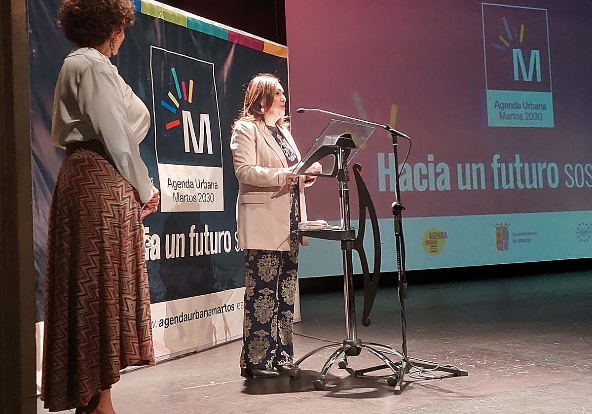 Catalina Madueño en la presentación que ha tenido lugar en Martos.