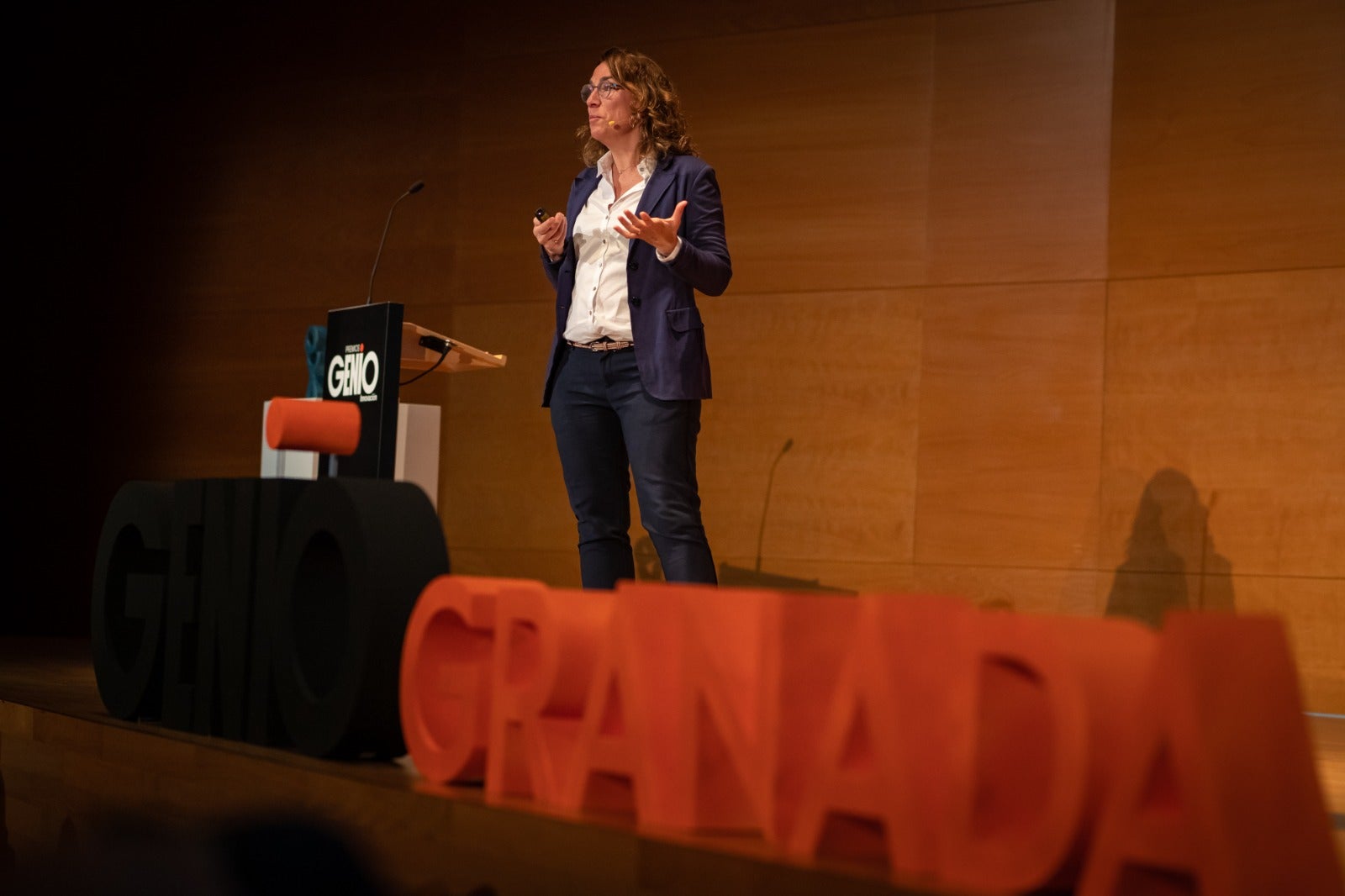 Montserrat Dolz, psiquiatra, durante su ponencia en los Premios GENIO