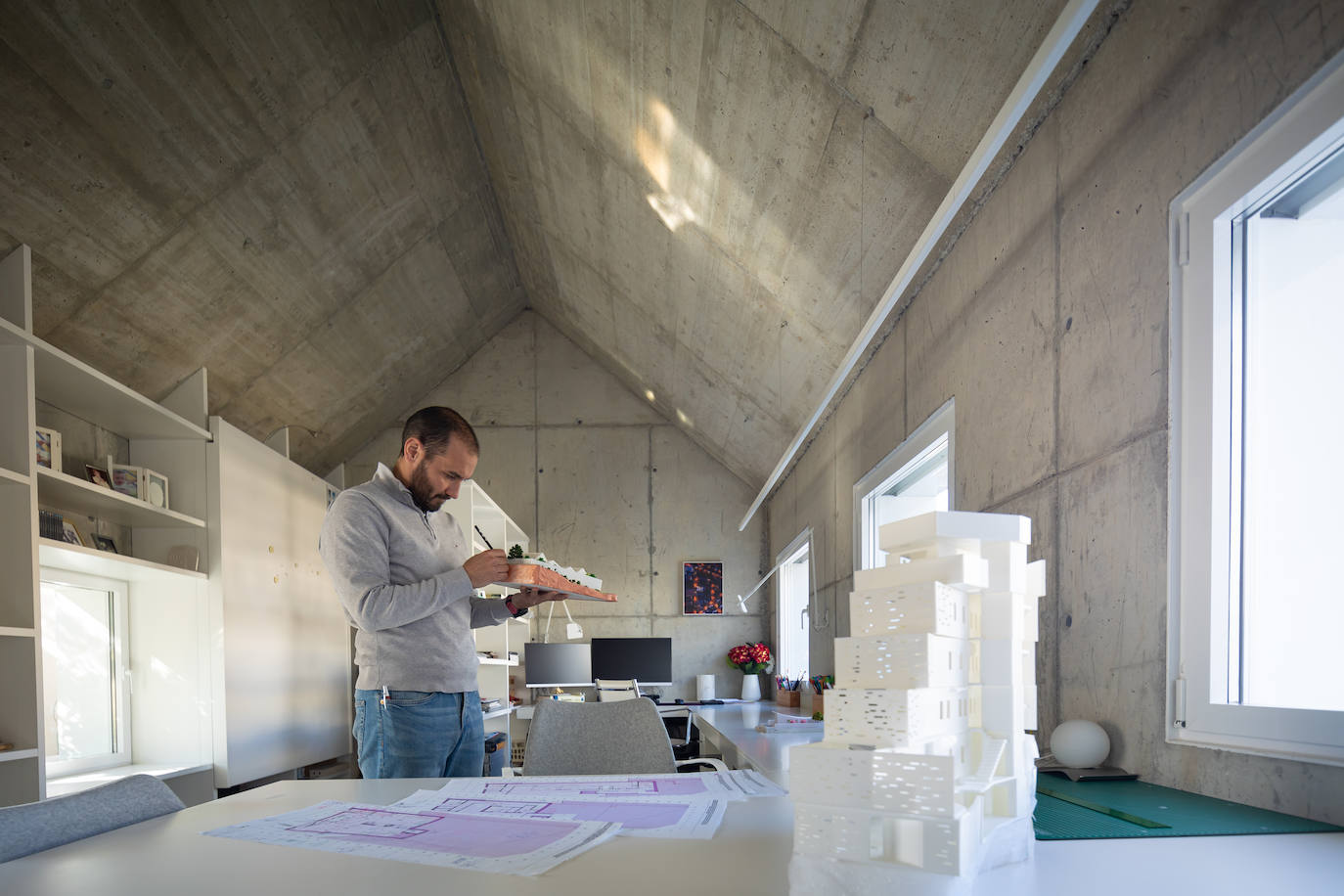 Juanma Benítez, en su estudio.