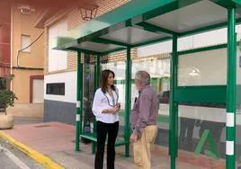 El Gobierno andaluz inicia la mejora de 5 nuevas marquesinas en 5 municipios