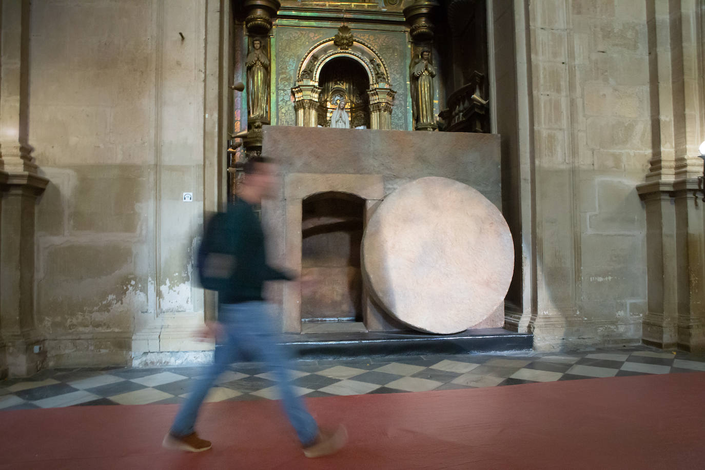 Recreación del Santo Sepulcro con las medidas reales.