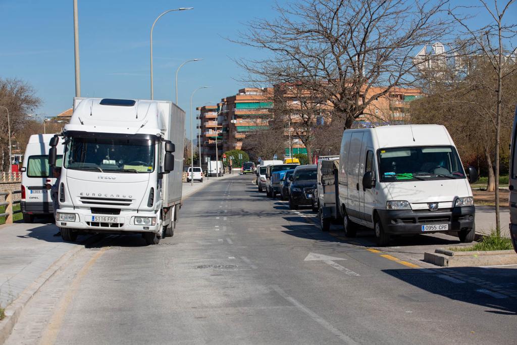 Imagen secundaria 1 - Nuevo plante de los vendedores ambulantes del Zaidín por la nueva ubicación